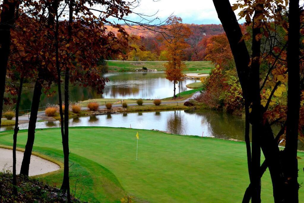 Couples Condo Retreat Overlooking Golf Course Брансон-Уэст Экстерьер фото