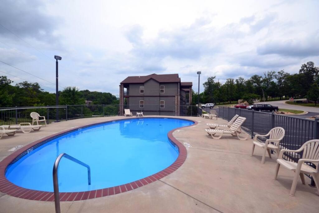 Couples Condo Retreat Overlooking Golf Course Брансон-Уэст Экстерьер фото
